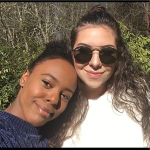 Meet your Posher, Olivia